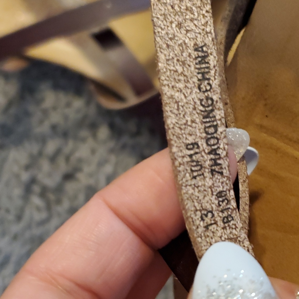 Sandals - Picture 2 of 3